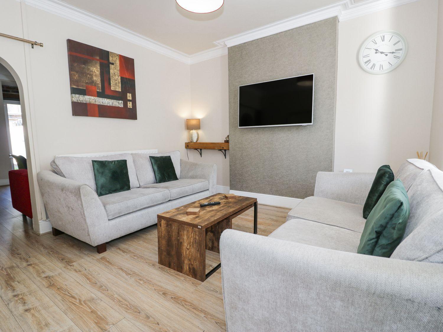 3 Bedroom In Town Centre Appartement *
